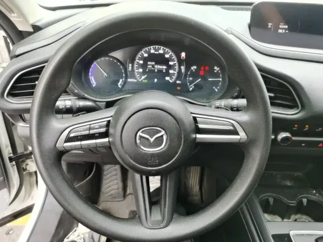 Mazda CX-30 EV — Фото автомобиля 10
