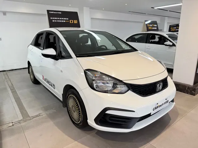 Honda Fit — Фото автомобиля 3