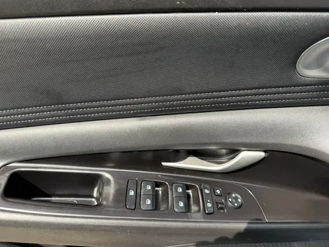 Hyundai Elantra — Фото автомобиля 4
