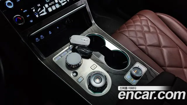 Genesis GV80 — Фото автомобиля 12