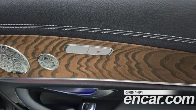 Mercedes-Benz E-Class — Фото автомобиля 18
