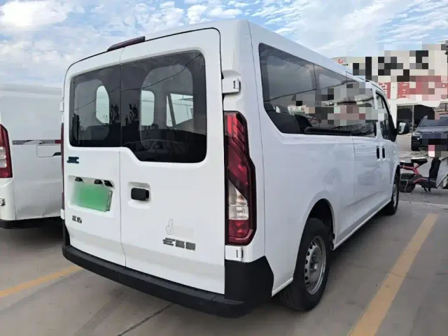 JMC E-Fushun — Фото автомобиля 6
