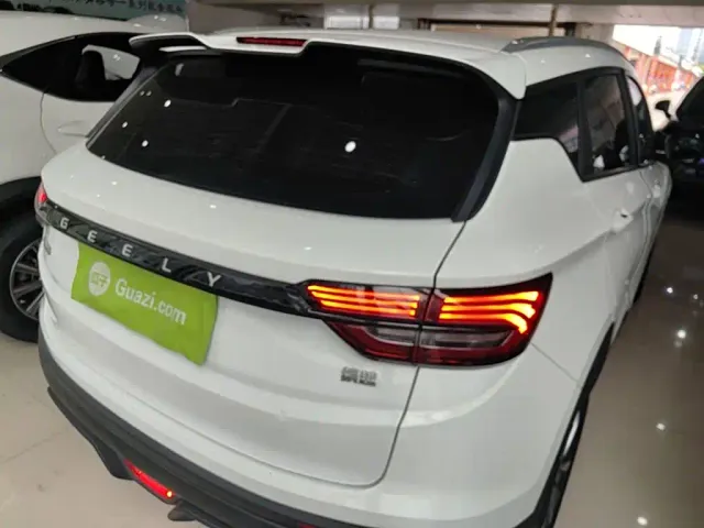 Geely Binyue — Фото автомобиля 3