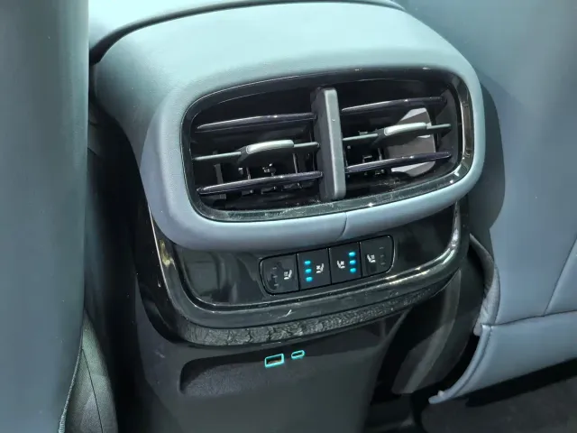 BYD Hai Shi 07 DM-i — Фото автомобиля 12