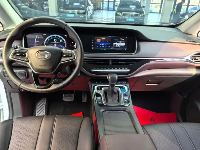 GAC Trumpchi M6 — Фото автомобиля 7