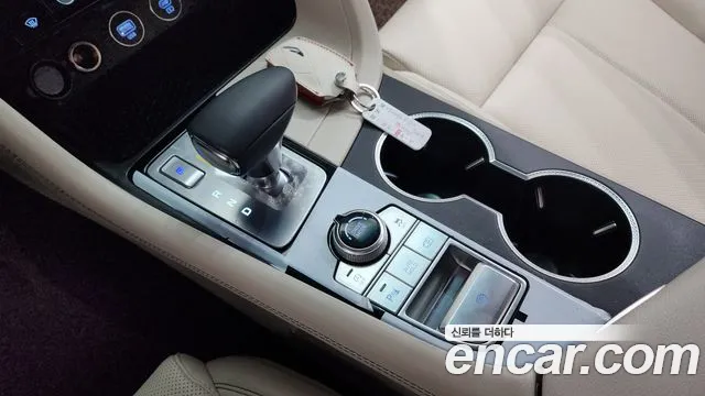 Genesis G70 Новый G70 Бензин 2.5T 2WD — Фото автомобиля 9