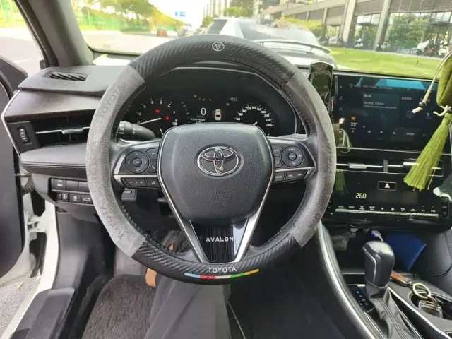 Toyota Avalon — Фото автомобиля 2