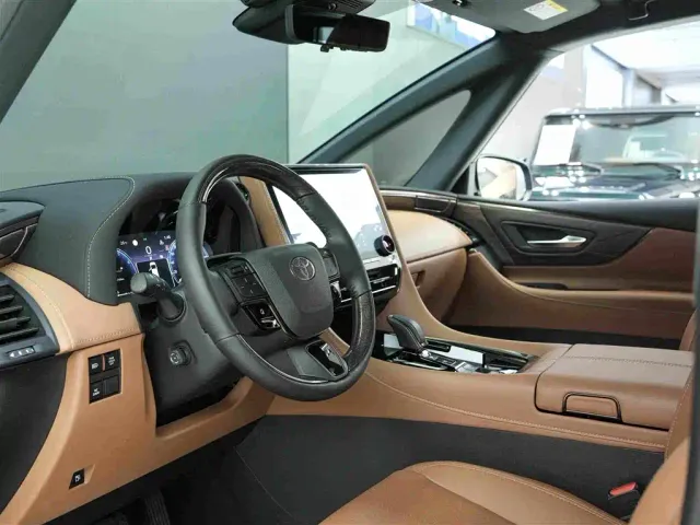 Toyota Alphard — Фото автомобиля 7