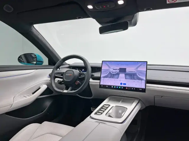 Xiaomi SU7 — Фото автомобиля 25