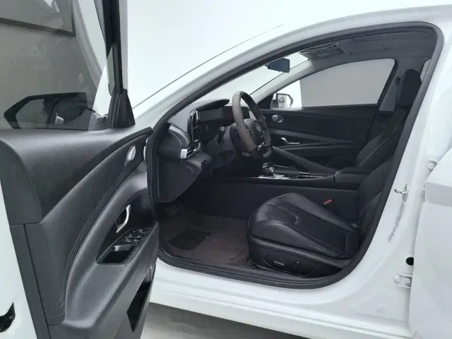 Hyundai Elantra — Фото автомобиля 7