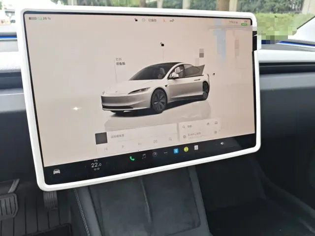 Tesla Model 3 — Фото автомобиля 16