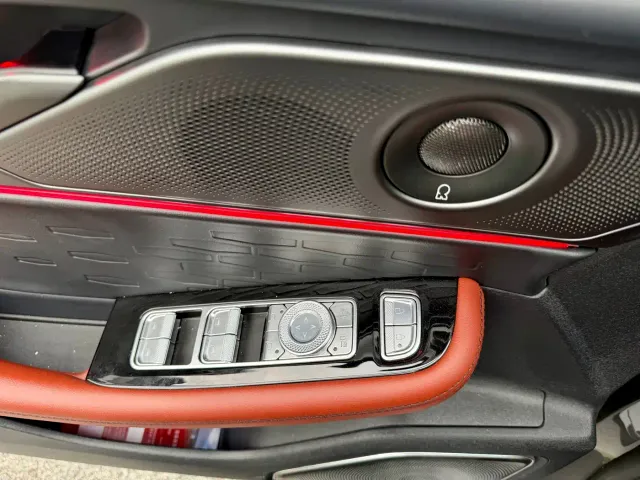 Lincoln Z — Фото автомобиля 15