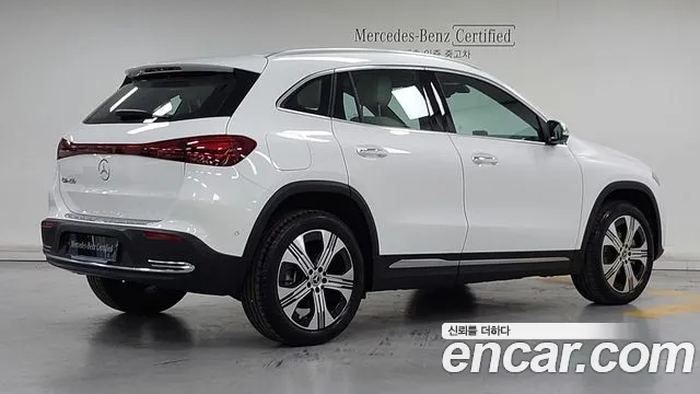 Mercedes-Benz EQA — Фото автомобиля 2