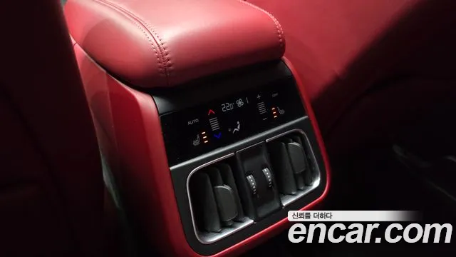 Maserati Grecale — Фото автомобиля 19