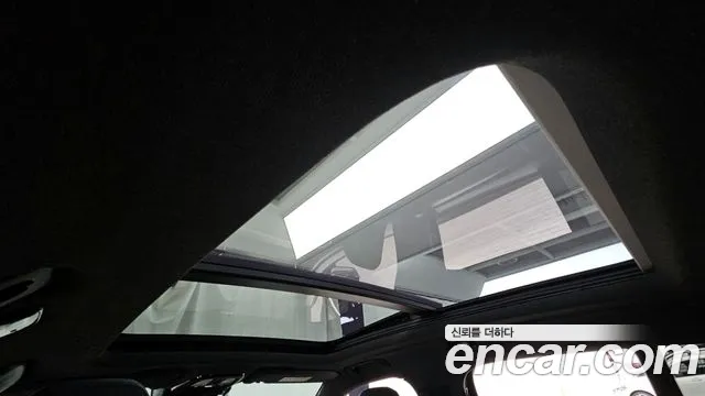 Вольво XC40 B4 Black Edition — Фото автомобиля 11