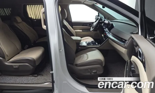 Kia Carnival Generation 4 — Фото автомобиля 16