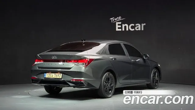 Hyundai Avante — Фото автомобиля 2