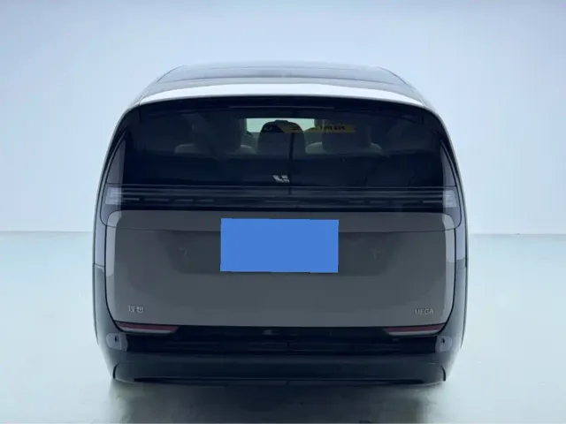 Li Auto MEGA — Фото автомобиля 9