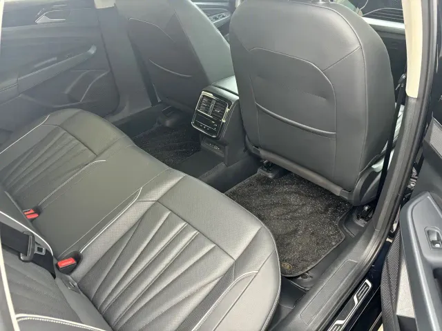 Volkswagen Passat — Фото автомобиля 7