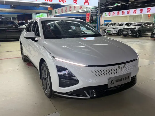 Wuling Starlight — Фото автомобиля 3