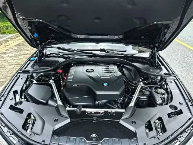 BMW 5 Series — Фото автомобиля 14