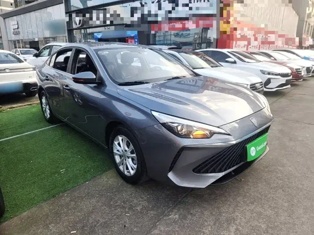 Roewe i5 — Фото автомобиля 3