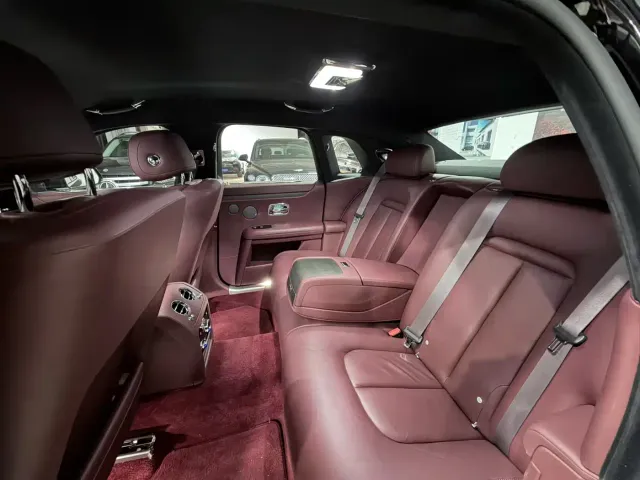 Rolls-Royce Ghost — Фото автомобиля 6