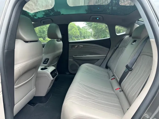 Geely Galaxy Xingyao 8 — Фото автомобиля 30