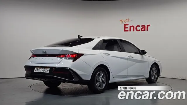 Hyundai Avante — Фото автомобиля 2