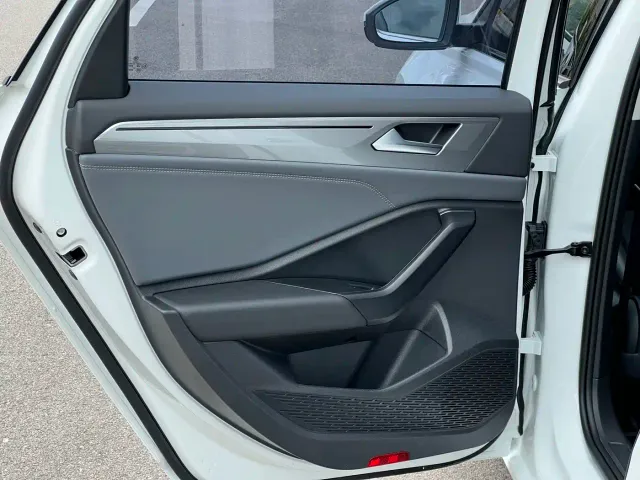 Volkswagen Sagitar — Фото автомобиля 16