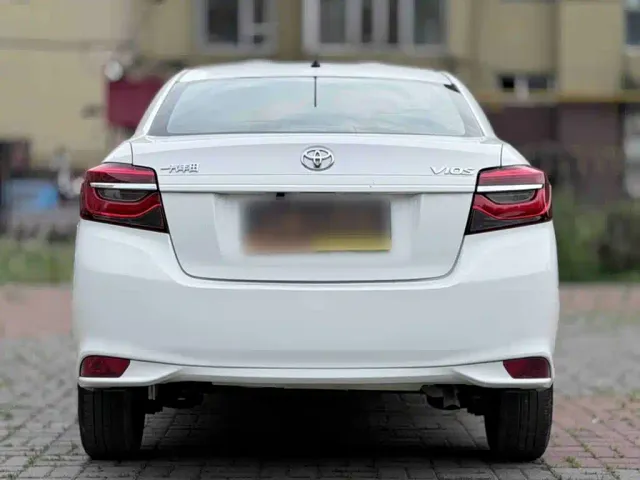 Toyota Vios — Фото автомобиля 8