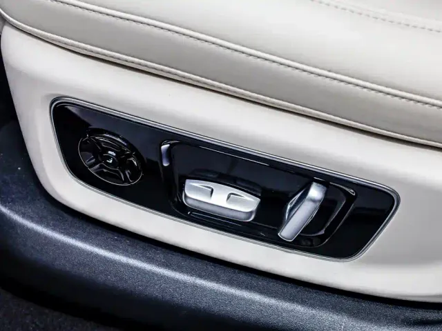 Li Auto L9 — Фото автомобиля 15