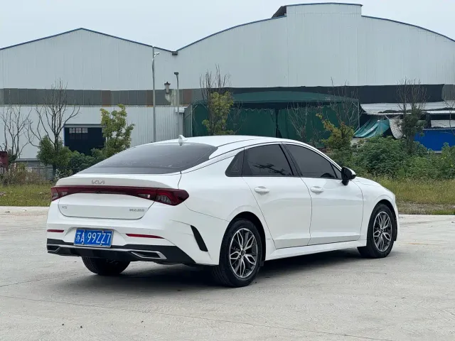 Kia K5 — Фото автомобиля 11