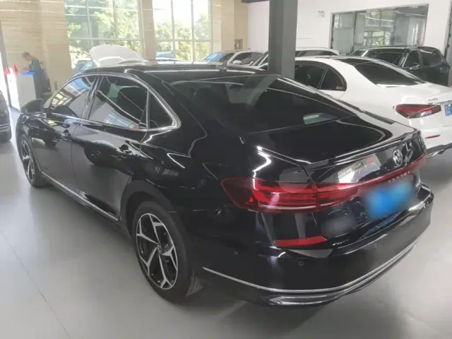 Volkswagen Passat — Фото автомобиля 4