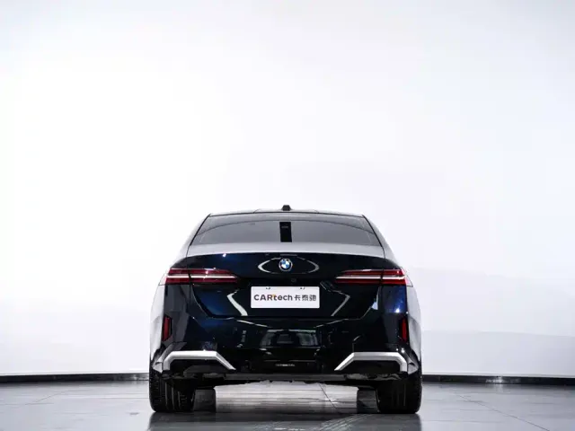 BMW 5 Series — Фото автомобиля 7