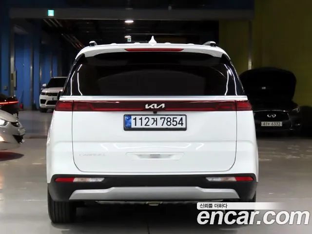 Kia Carnival Generation 4 — Фото автомобиля 3