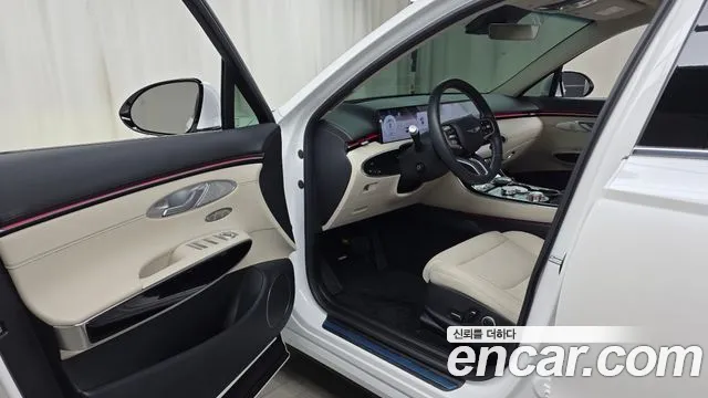 Genesis GV70 — Фото автомобиля 15