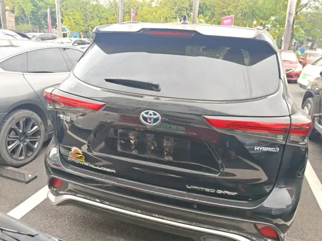 Toyota Crown Kluger — Фото автомобиля 5