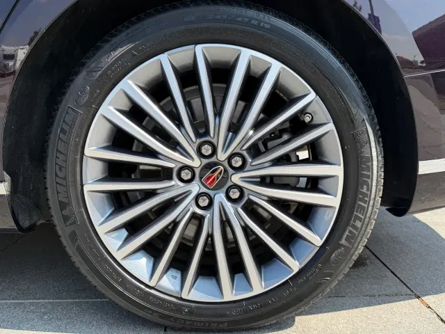 Hongqi H9 — Фото автомобиля 11