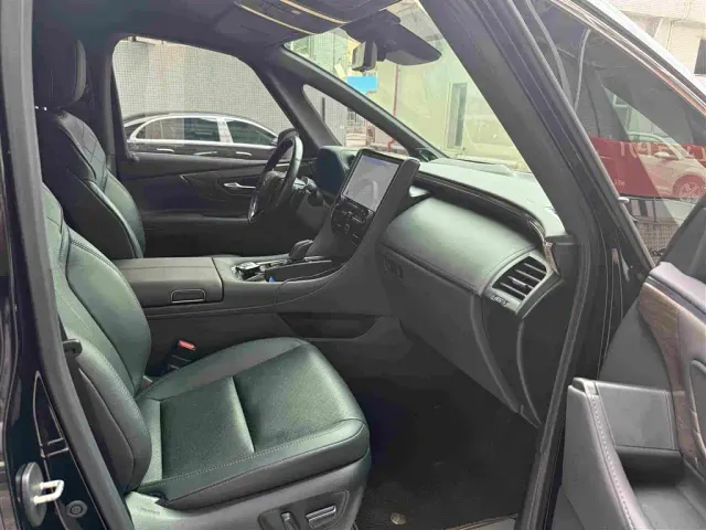 Toyota Alphard — Фото автомобиля 12