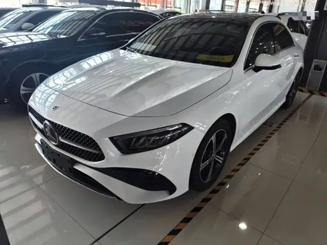 Фотография автомобиля — Mercedes-Benz A-Class