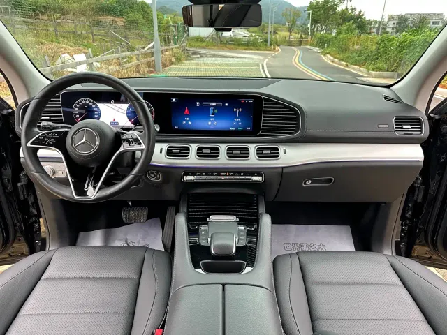 Mercedes-Benz GLE-Class — Фото автомобиля 11