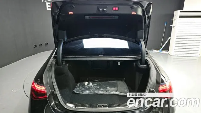 Mercedes-Benz S-Class — Фото автомобиля 20
