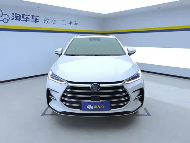 BYD Tang — Фото автомобиля 2