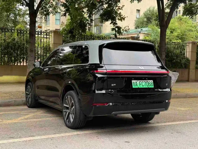 Li Auto L9 — Фото автомобиля 7