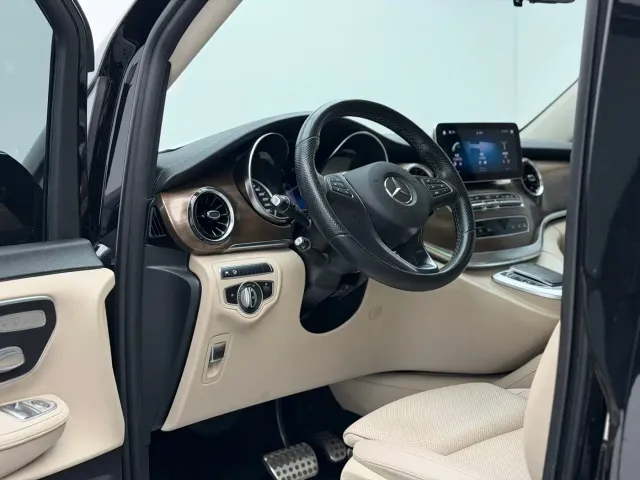 Mercedes-Benz V-Class — Фото автомобиля 11