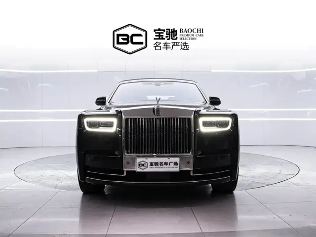 Rolls-Royce Phantom — Фото автомобиля 2