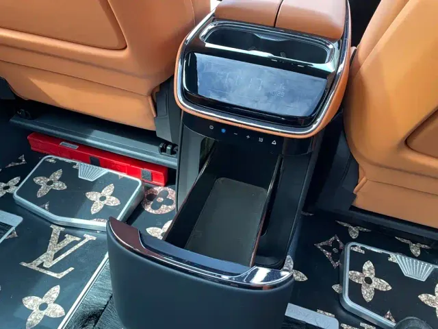 Geely Yizhen L380 — Фото автомобиля 14
