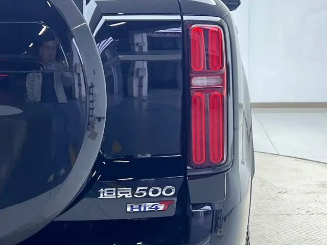 Tank Tank 500 EV 2024 Hi4-T Black Warrior Edition — Фото автомобиля 16