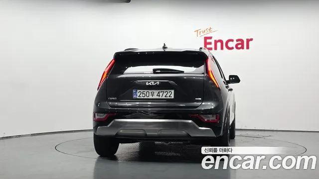 Kia Niro The All New Niro Signature — Фото автомобиля 4